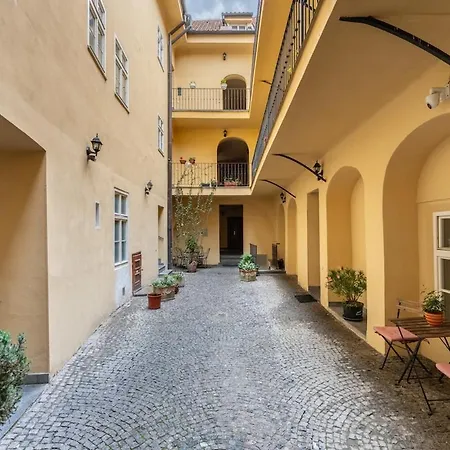 Cozy In The Old Town Apartment
