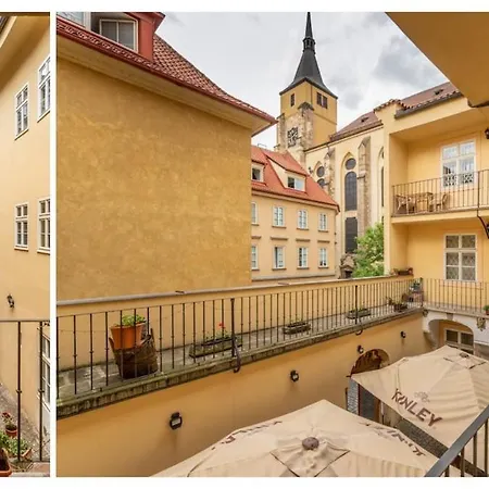 Cozy In The Old Town Apartment Prag